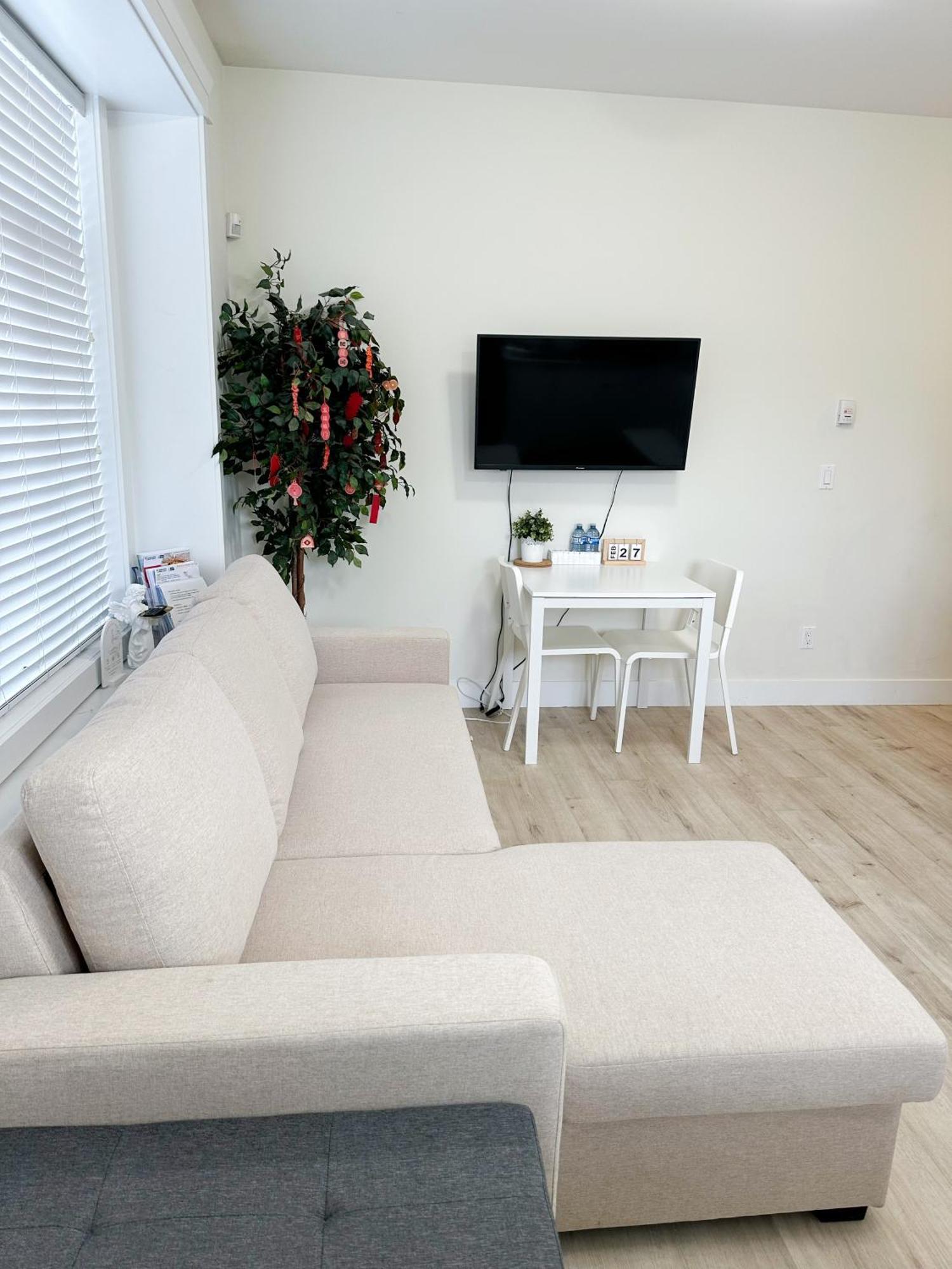 Si & Daniel Home Near Yvr Airport & Skytrain Separate Entry Free Parking Richmond Eksteriør bilde