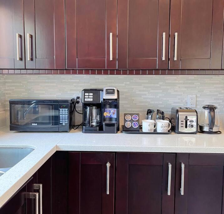 Si & Daniel Home Near Yvr Airport & Skytrain Separate Entry Free Parking Richmond Eksteriør bilde