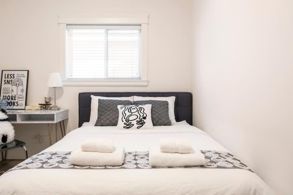 Si & Daniel Home Near Yvr Airport & Skytrain Separate Entry Free Parking Richmond Eksteriør bilde