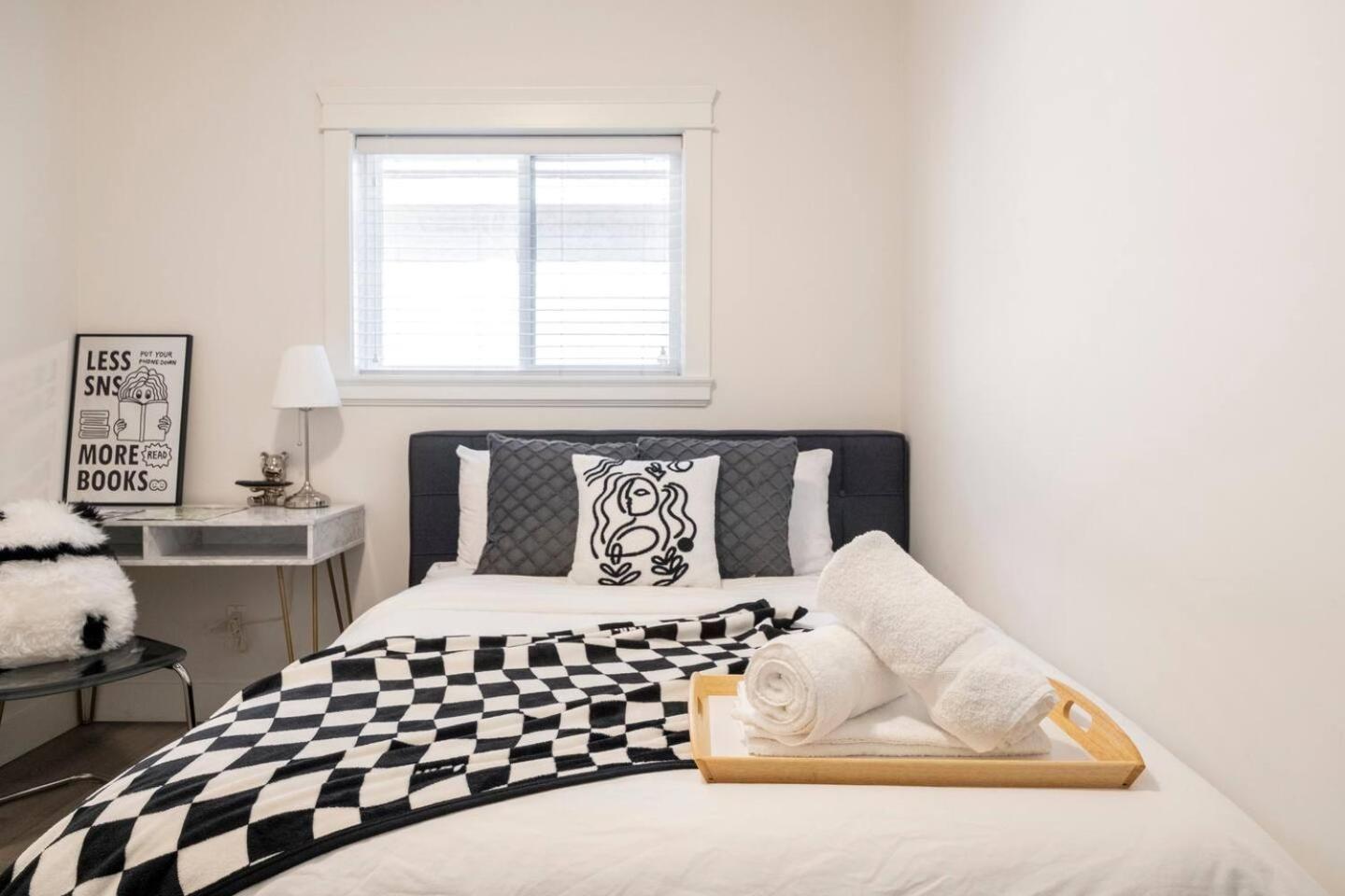 Si & Daniel Home Near Yvr Airport & Skytrain Separate Entry Free Parking Richmond Eksteriør bilde